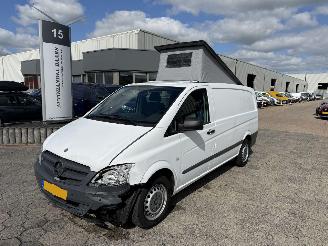 Vaurioauto  campers Mercedes  VITO 2011/5