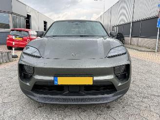 Porsche Macan 4 picture 2