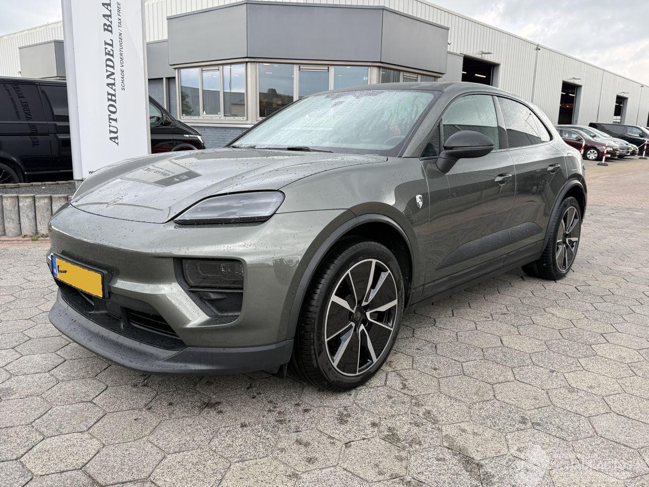 Porsche Macan 4