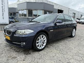 damaged passenger cars BMW 5-serie Touring 523i High Executive 2011/8