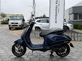 Schade scooter Vespa  Sprint 2017/3