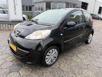 Voiture accidenté Peugeot 107 1.0-12V XR 2006/11