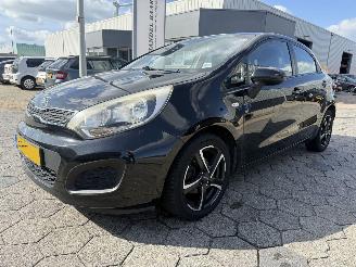 Coche accidentado Kia Rio 1.2 CVVT Comfort Pack 2012/6