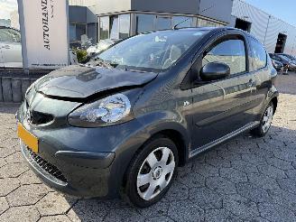 Voiture accidenté Toyota Aygo 1.0-12V + 2009/1
