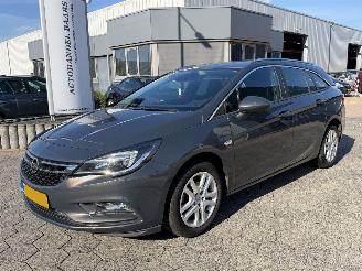 damaged passenger cars Opel Astra SPORTS TOURER+ 2016/9