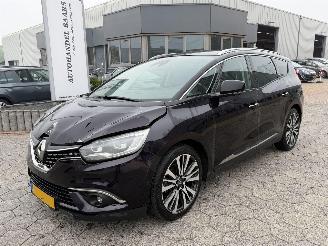 uszkodzony samochody osobowe Renault Scenic 1.3 TCe Initiale Paris 2023/8