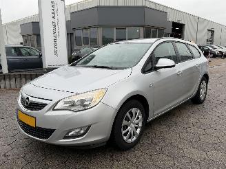 Coche accidentado Opel Astra SPORTS TOURER 2011/10