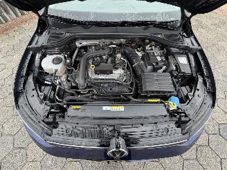 Volkswagen Golf 1.0 TSI Life picture 8