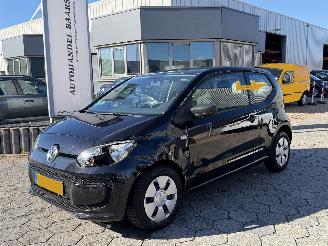 Schadeauto Volkswagen Up! 1.0 take up! 2012/2