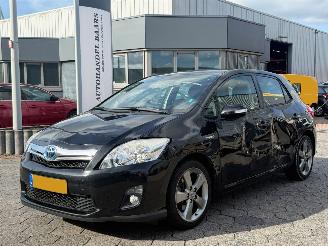 Damaged car Toyota Auris 1.8 Full Hybrid Executive 2013/12