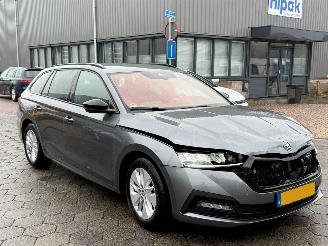 Skoda Octavia Combi 1.0 e-TSI Business Edition picture 3