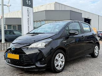 skadebil auto Toyota Yaris 1.5 Hybrid Aspiration 2017/5