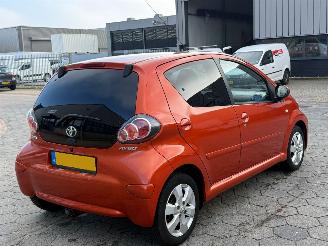 Toyota Aygo 1.0 VVT-i Dynamic Orange picture 4