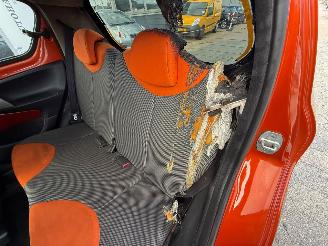 Toyota Aygo 1.0 VVT-i Dynamic Orange picture 11
