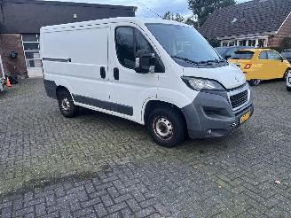 skadebil bedrijf Peugeot Boxer 2.0 HDI L1H1 Premium dubbel schuifdeur. 2016/12