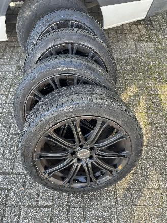 Vaurioauto  commercial vehicles Opel Vivaro Borbet set sportwielen 2019/1