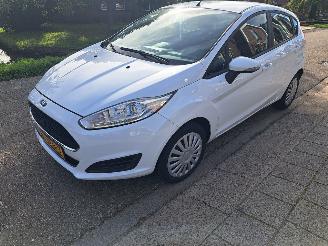 Voiture accidenté Ford Fiesta 1.0i style 2016/4