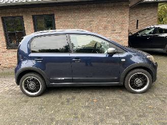 Volkswagen Up! 1.0 GROOVE CROSS UP BLUEMOTION picture 11