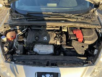 Peugeot 308 1.6 VTi picture 6