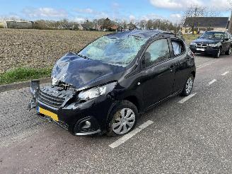 Peugeot 108 1.0-12V picture 2