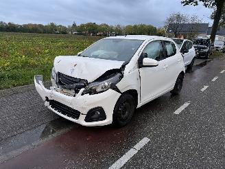 Peugeot 108 1.0-12V picture 2