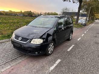 Volkswagen Touran 2.0 FSi picture 2