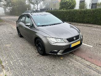 Voiture accidenté Seat Leon ST 1.6 TDi Ecomotive 2014/9