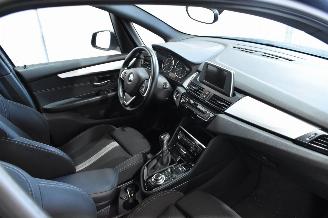 BMW 2-serie 218i Essential picture 9