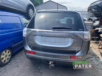 Mitsubishi Outlander Outlander (GF/GG), SUV, 2012 / 2022 2.0 16V PHEV 4x4 picture 4