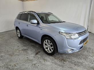 skadebil auto Mitsubishi Outlander 2.0 PHEV Instyle+ 2015/1