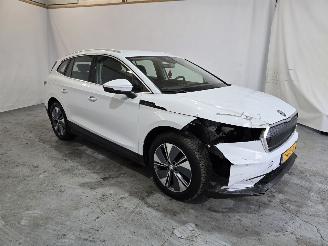 krockskadad bil auto Skoda Enyaq iV 80 2023/1