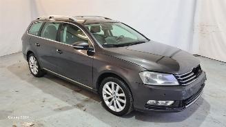Voiture accidenté Volkswagen Passat 2.0  TDI 2010/11