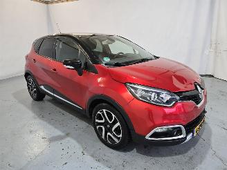 krockskadad bil auto Renault Captur 1.2 TCe Helly Hansen 2015/1
