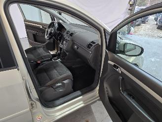 Volkswagen Touran 2.0 TDI Highline BlueMotion 7p. picture 18