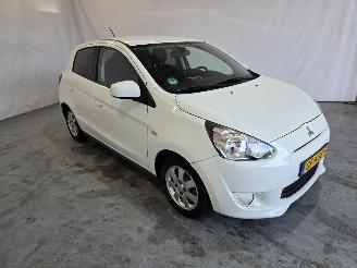 krockskadad bil auto Mitsubishi Space-star 1.0 Bright 2015/5