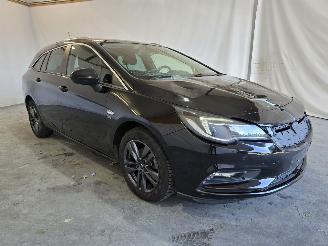 Schadeauto Opel Astra SPORTS TOURER 2019/11