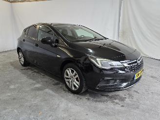 Schadeauto Opel Astra 1.0 Online Edition 2017/10