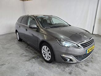 krockskadad bil auto Peugeot 308 1.2 PureTech Allure 2017/11