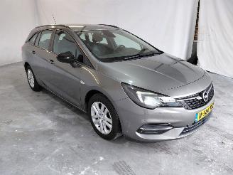 Schadeauto Opel Astra SPORTS TOURER 1.2 Business Edition 2022/2