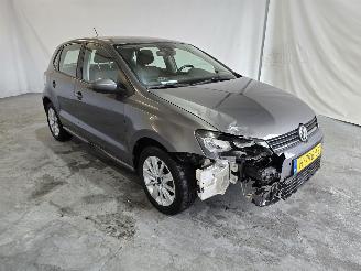 Schadeauto Volkswagen Polo 1.0 First Edition 2014/11