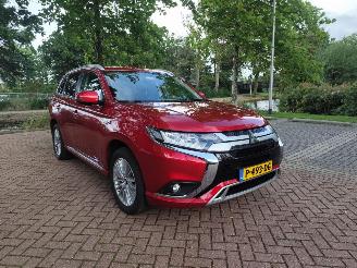 Coche accidentado Mitsubishi Outlander 2.4 PHEV Intense+ 2020/11
