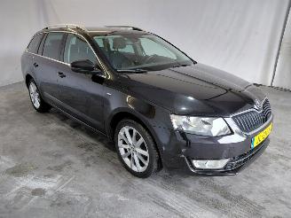 Schadeauto Skoda Octavia 1.2 TSI Greentech JOY Businessline 2016/5