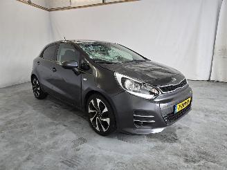 uszkodzony samochody osobowe Kia Rio 1.2 CVVT DynamicL. 2015/3