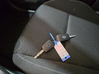 Renault Clio E-TECH HYBRID picture 33