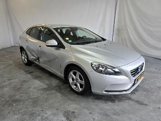 Coche accidentado Volvo V-40 2.0 D2 Nordic+ 2016/7