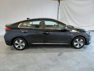 Hyundai Ioniq Premium EV picture 36