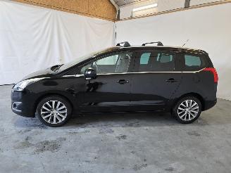Peugeot 5008 1.6 THP Blue Lease Executive 7p. picture 4