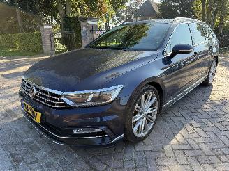 Schadeauto Volkswagen Passat Variant 2.0 TDI Connected Series Plus 2016/1