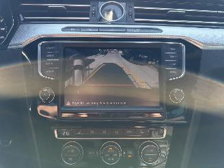 Volkswagen Passat Variant 2.0 TDI Connected Series Plus picture 31
