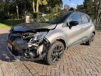krockskadad bil auto Renault Captur 0.9 TCe Intens 2017/12